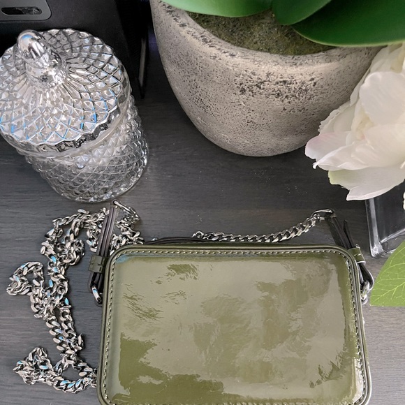 Banana Republic - Picture 3 of 8